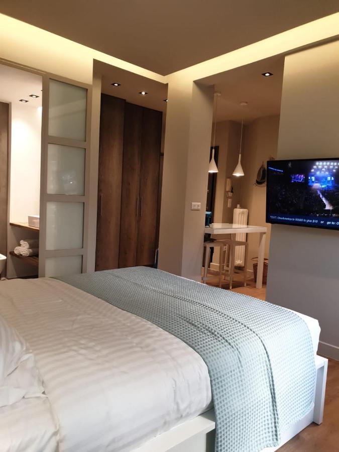 Renovated Studio With Roof Garden Access, 15 M Walk To Acropolis Daire Atina Dış mekan fotoğraf